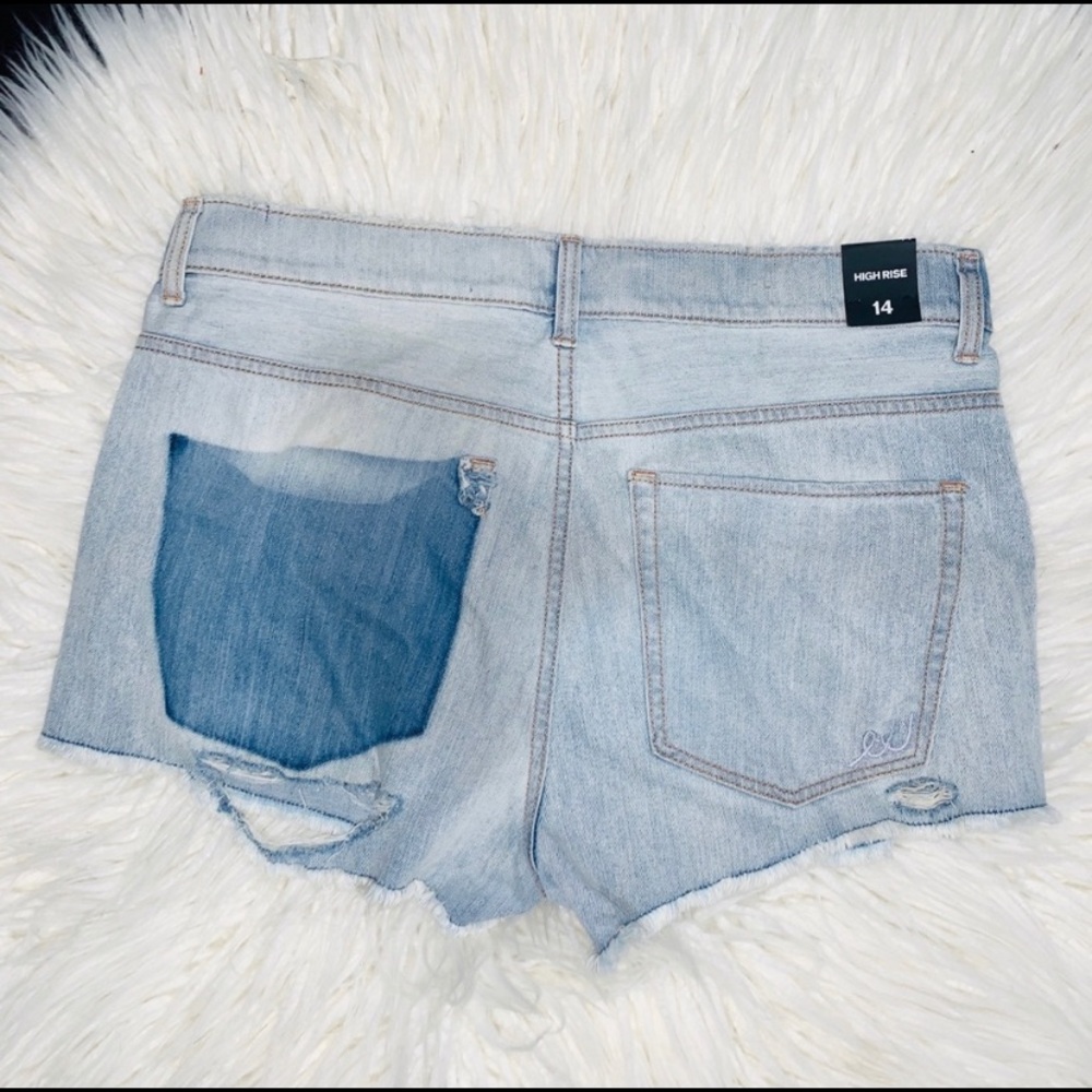 Express high rise short exposed button fly size 14